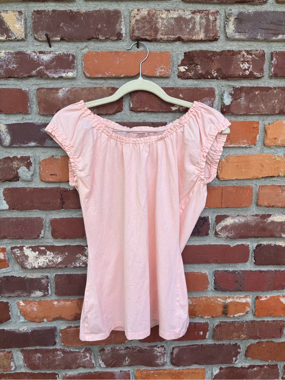 EUC Women’s Ruffle Sleeve Top